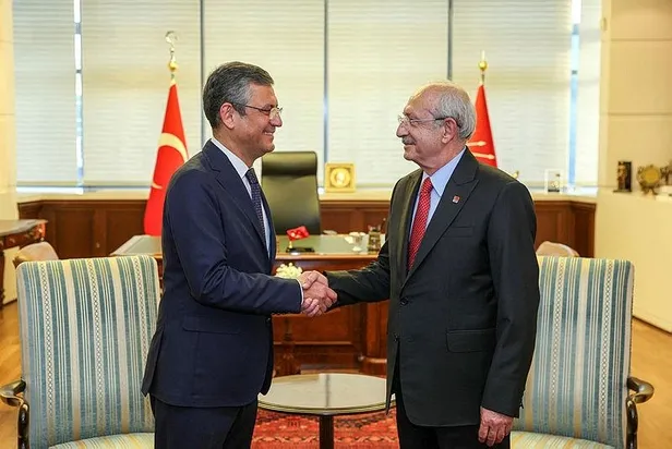 chp-genel-baskani-ozgur-ozel-mazbatasini-aldi-kemal-kilicdaroglu-genel-merkez-personeliyle-vedalasti-mesaj-dol-1699459860095.jpeg CHP Genel Başkanı Özgür Özel mazbatasını aldı... Kemal Kılıçdaroğlu genel merkez personeliyle vedalaştı... Mesaj dolu sözler-8