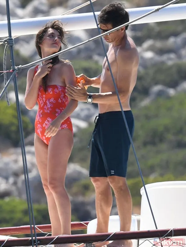 Zeynep Tuğçe Bayat ve eşi Cansel Elçin aşka geldi uluorta öpücüklere boğdu! Kuruluş Osman'ın yıldızından aldırışsız romantizm - 9