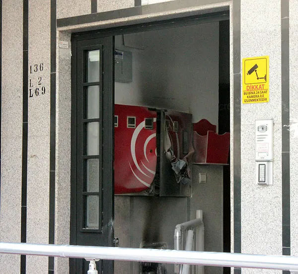 Ataşehir'de iş merkezinde yangın paniği-1