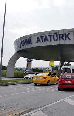 Atatürk Havalimanı'nda silah sesleri!