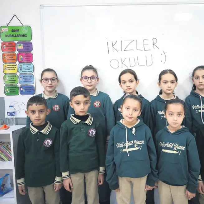 21 ikiz kardeş aynı okulda eğitim görüyor