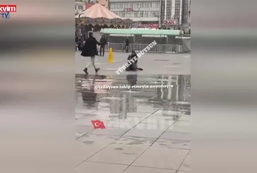 Bursa'da vahşet anları kamerada! Husumetlisini sokak ortasında defalarca bıçakladı