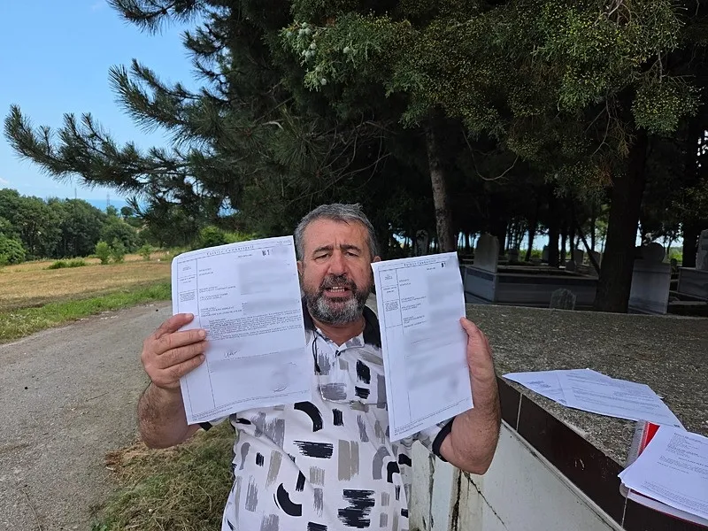 1782218816552.jpeg Samsun'da akılalmaz olay: Kiracısını babasının mezarına şikayet etti-5