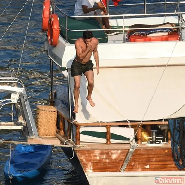 Burak Deniz'le aşkı tam gaz devam eden Didem Soydan'ın tekne tatilinde yaşadığı zor anlar! Saklanmaya çalışırken...-9