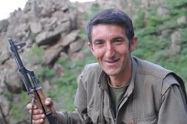 son-dakika-gri-listede-aranan-pkkli-selahattin-dede-ve-3-terorist-mit-operasyonuyla-olduruldu-1622290295533.jpg SON DAKİKA: Gri listede aranan PKK'lı Selahattin Dede ve 3 terörist MİT operasyonuyla öldürüldü-5