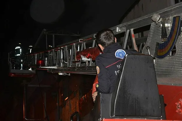 Bursa'da depo yangını | 5 çocuk kurtarıldı-2