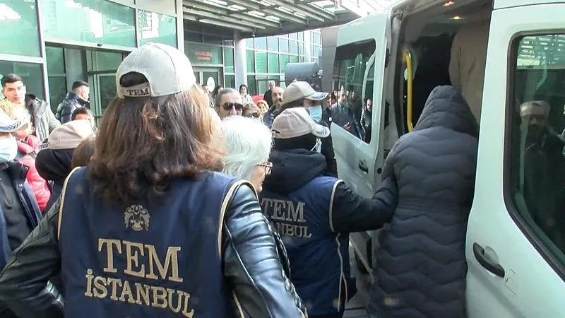 10 şüpheli tutuklama talebiyle sulh ceza hakimliğine sevk edildi. (DHA)