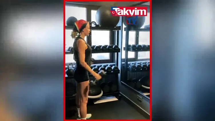 Serenay Sarıkaya mini şortuyla sınırları zorladı! Spor yaptığı anlar sosyal medyaya damga vurdu