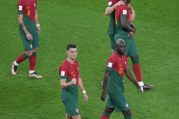 portekiz-gana-3-2-cristiano-ronaldo-tarihe-gecti-1669314667558.jpg