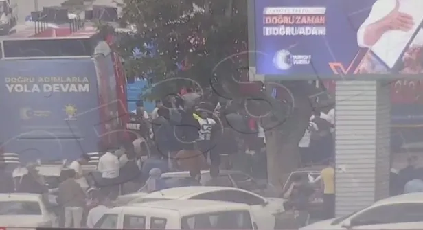 goz-donmus-chpliler-kan-akitti-gaziantepte-ak-partililere-yapilan-silahli-ve-sopali-saldirinin-goruntuleri-ort-1683661893680.jpeg Gözü dönmüş CHP'liler kan akıttı! Gaziantep'te AK Partililere yapılan silahlı ve sopalı saldırının görüntüleri ortaya çıktı-1