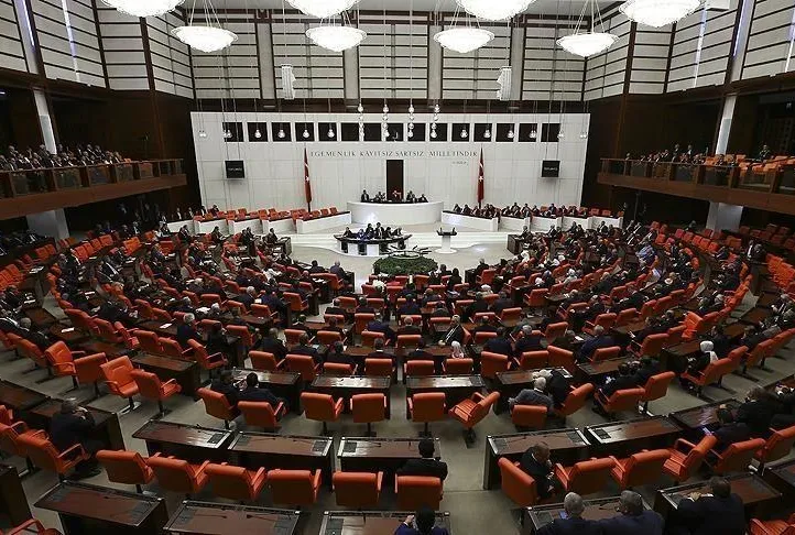 Sokak hayvanları düzenlemesi yasalaştı