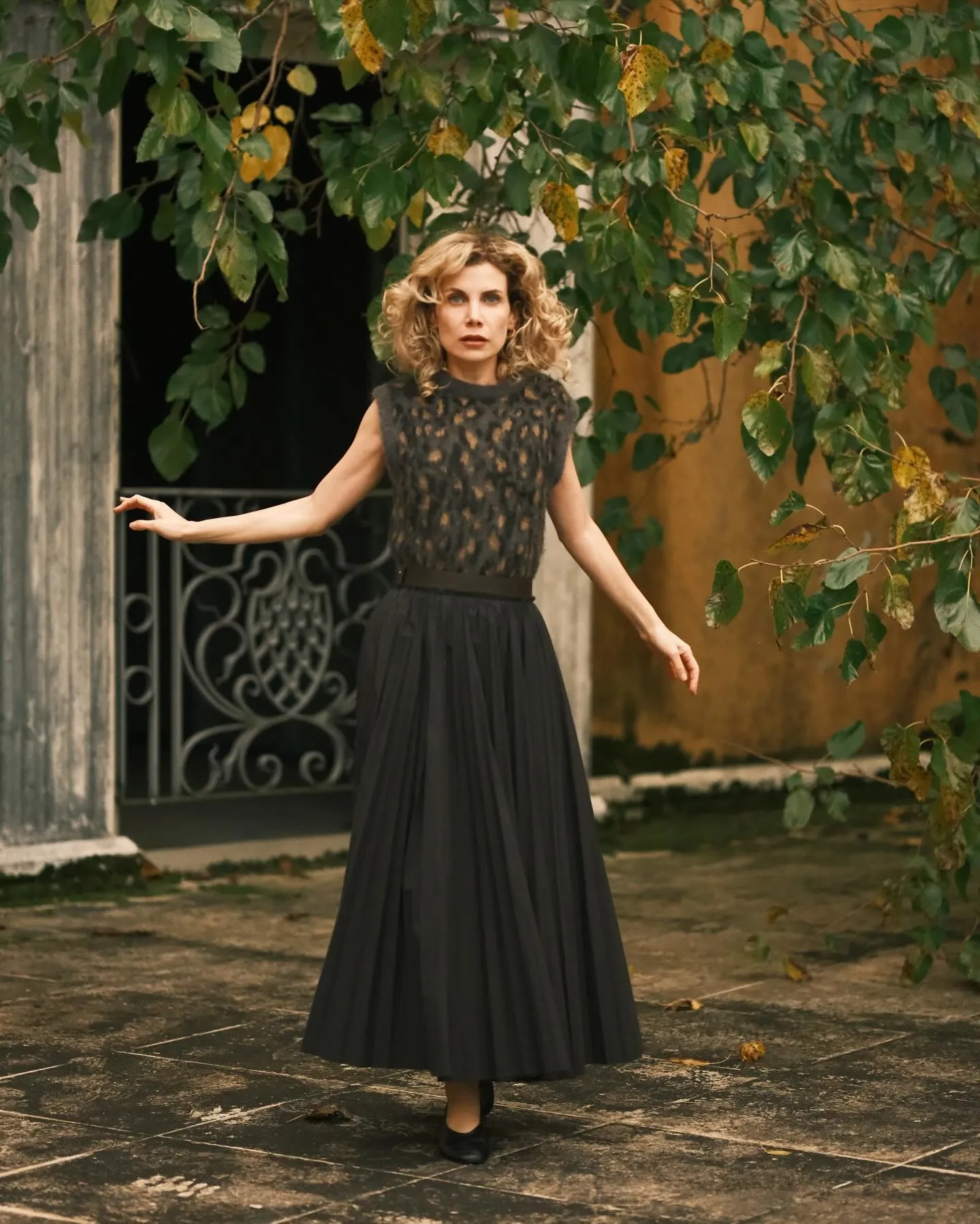 Çocuklar Duymasın'ın Emine’si Melek Şahin son haliyle parmak ısırttı! Çaycı Hüseyin’in eşini gören tanıyamadı - 11