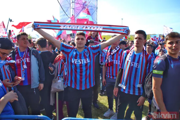 Yenikapı'da bordo-mavi coşku! Trabzonspor taraftarından ışık şov - 30