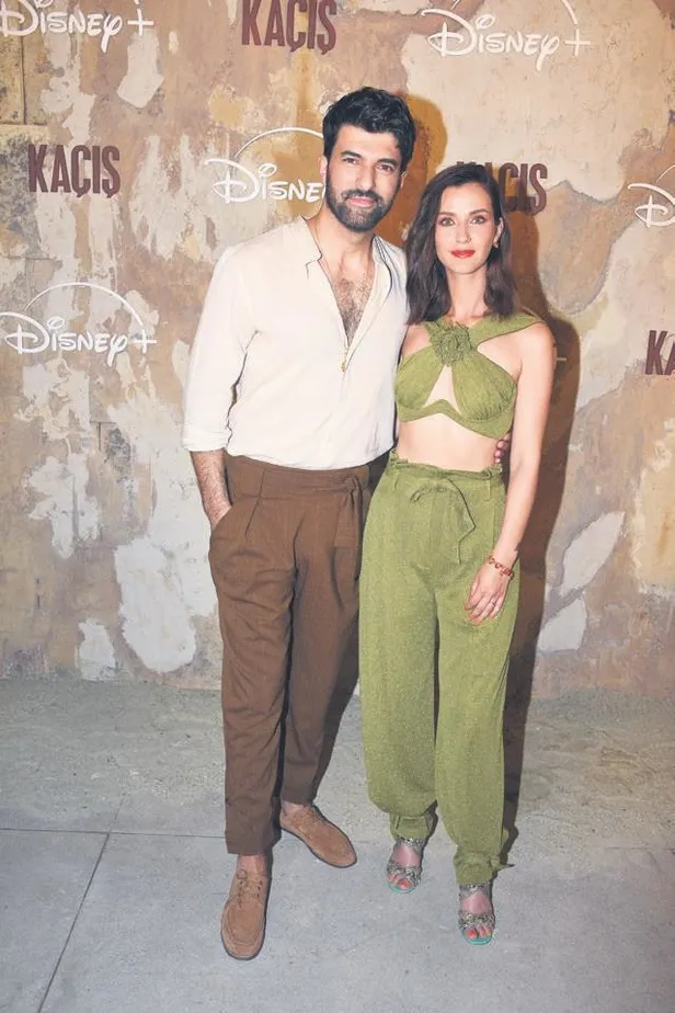 hulya-avsarin-eski-esi-kaya-cilingirogluna-haciz-soku-180-bin-liralik-banka-borcunu-odemeyince-iki-adet-1654888521943.jpeg Hülya Avşar’ın eski eşi Kaya Çilingiroğlu'na haciz şoku! 180 bin liralık banka borcunu ödemeyince iki adet...-3