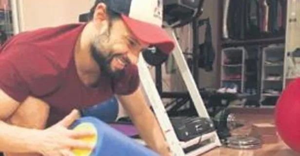 Şarkıcı Özgün Uğurlu'dan oğlu Ediz'e masaj