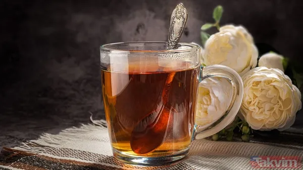 Kafeinsiz Çay İle Normal Çay Arasındaki Fark Nedir? 🍃 Kafeinsiz Çay, Standart Çay Gibi Camellia Sinensis (Çay) Bitkisinin Yapraklarından Elde Edilir. Yeşil...