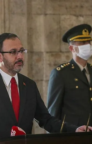 Son dakika: Gençlik ve Spor Bakanı Kasapoğlu, Anıtkabir'i ziyaret etti