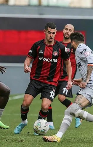 Başakşehir çeyrek finalde! Karagümrük'ü penaltılarda geçtiler