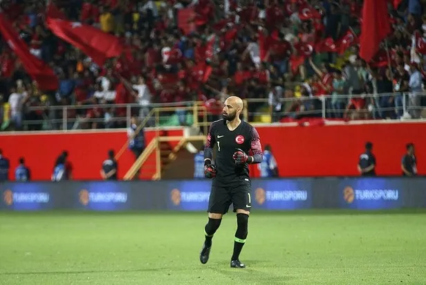 ozel-haber-fenerbahcede-berke-ozer-bilmecesi-sinan-bolat-icin-dugmeye-basildi-1643572802541.jpeg Özel Haber... Fenerbahçe'de Berke Özer bilmecesi! Sinan Bolat için düğmeye basıldı-4