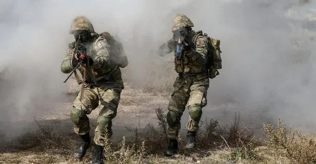 Son dakika: Hakkari’de 3 teröristin etkisiz hale getirildiği bölgede silah ve mühimmat ele geçirildi