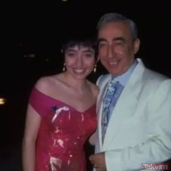 Filiz Akın ile Türker İnanoğlu’nun oğlu İlker İnanoğlu 59 yaşına bastı! Gülşen Bubikoğlu’ndan nostaljik aile pozu geldi: Eşi, kızı ve İlker’le... - 13