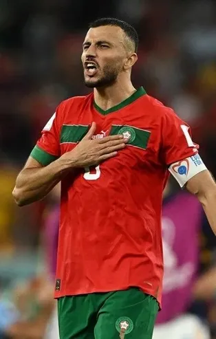 Saiss’e körfez kancası! Beşiktaş’ın Faslı yıldızla ile ilgili kararı bekleniyor