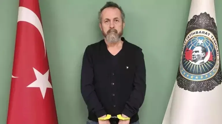 feto-firar-ettirdi-esad-besledi-mihrac-ural-ve-ruslara-ajanlik-yapti-1774877157794.jpeg MİT casus Önder Sığırcıkoğlu’nu yakaladı! FETÖ firar ettirdi Esad besledi... Mihraç Ural ve Ruslara ajanlık yaptı-3