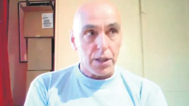 Hollandalı sanatçı Frans Custers “Boyacı Hüseyin” kılığında gösteri yaptı-1