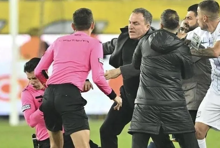 Yumruk cezasız kalmadı