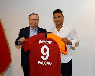 Mustafa Cengizden Falcao açıklaması! Fenerbahçeye olay gönderme...