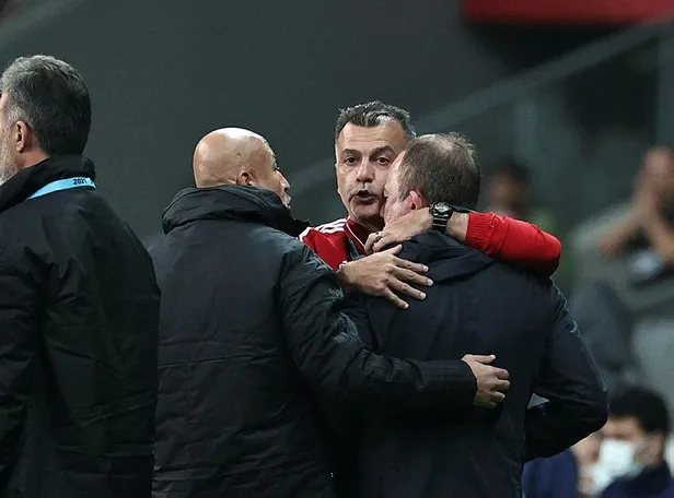 sivasa-kartal-pencesi-besiktas-2-1-sivasspor-mac-sonucu-ozet-1633197673653.jpeg Sivas'a Kartal pençesi! (Beşiktaş 2-1 Sivasspor MAÇ SONUCU ÖZET)-3