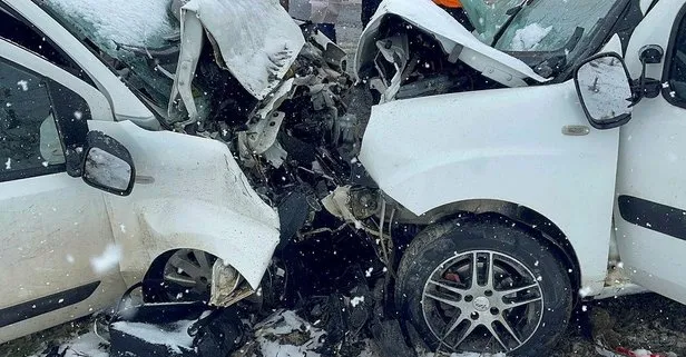Son dakika: Mardin’de kahreden olay! İki aracın karıştığı kazada ölü sayısı artıyor
