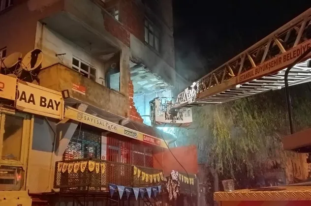 Evi boşaltan kiracı daireyi ateşe verdi! Yanan dairede patlama meydana geldi