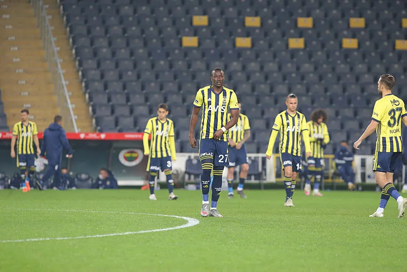 Fenerbahçe'de Erol Bulut'tan Thiam ve Pelkas'a dikkat çeken uyarı - 4