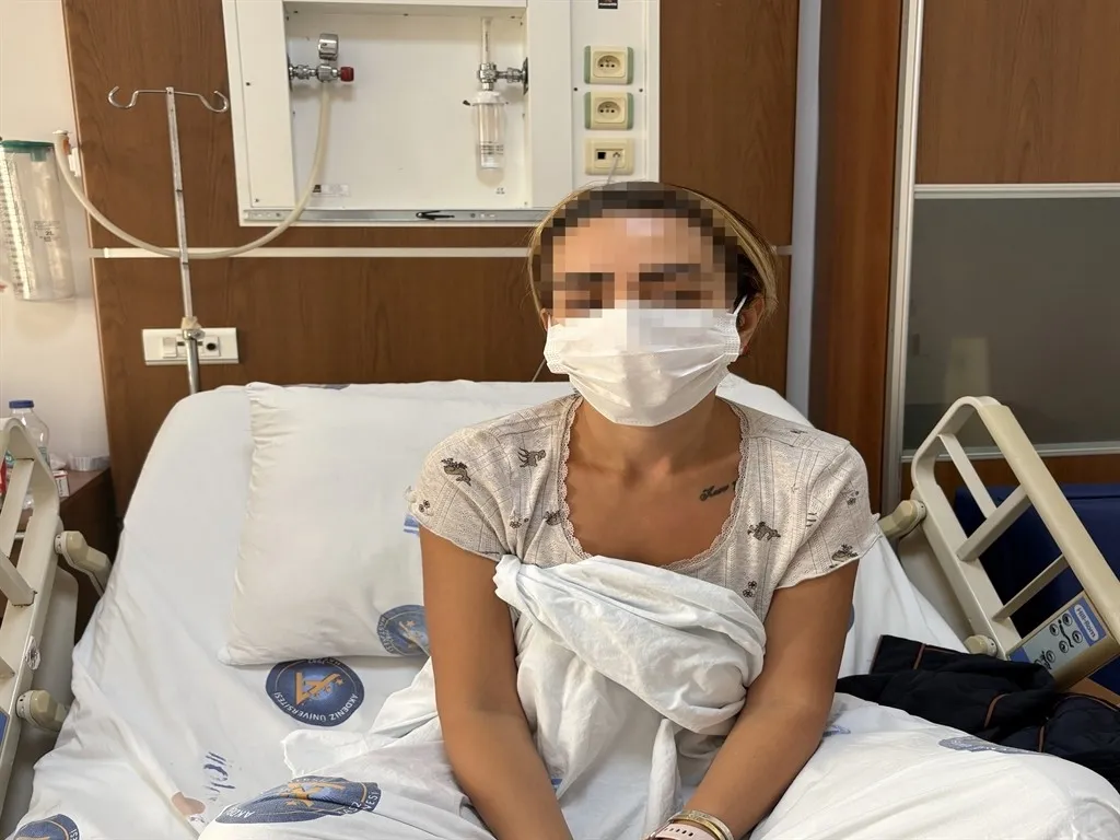1791810041463.jpeg Antalya'da botoks yaptıran 16 kişi zehirlendi, 3'ü yoğun bakımda!-2