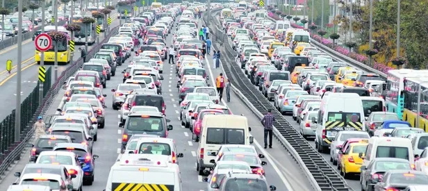 Büyük şehirlerde trafik vakti