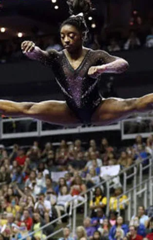 ABD'li jimnastikçi Simone Biles tarihe geçti! Fizik kurallarını yıktı