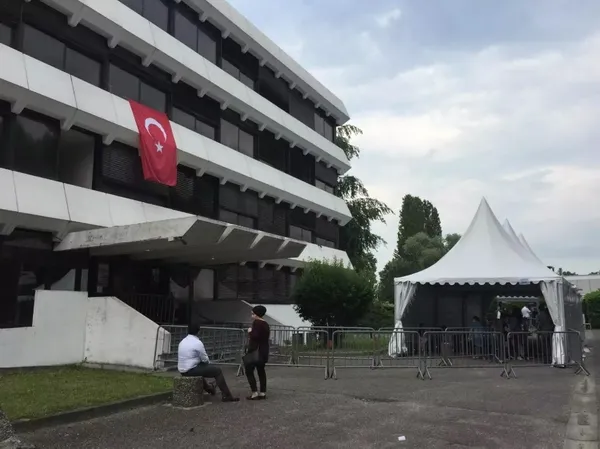 aym-raportoru-huseyin-mecekten-nefret-dolu-sozler-baskan-recep-tayyip-erdogani-destekleyen-genclere-tehdit-hak-1688274781989.jpg AYM Raportörü Hüseyin Mecek'ten nefret dolu sözler: Başkan Recep Tayyip Erdoğan'ı destekleyen gençlere tehdit, hakaret...-3