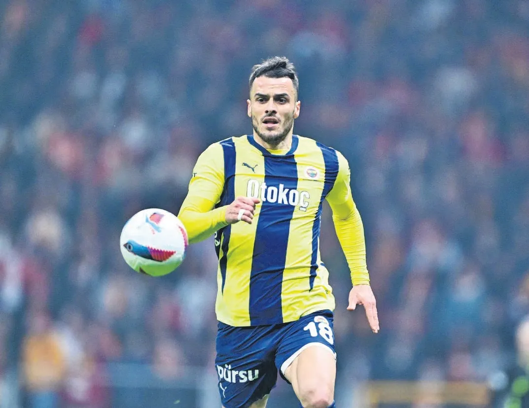 Üç futbolcu sarı kart sınırında