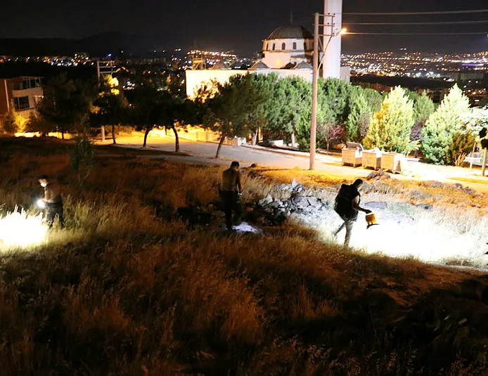 İzmir’de hareketli gece! Evi basıp bıçakladı