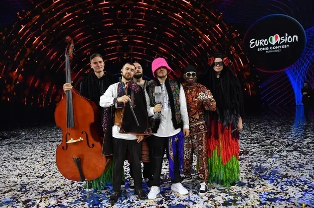 Ukraynalı grup Eurovision’dan kazandığı kristal mikrofonu 900 bin dolara sattı
