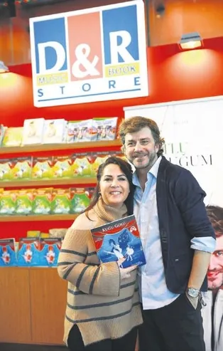 Tan Sağtürk D&R sahnesinde