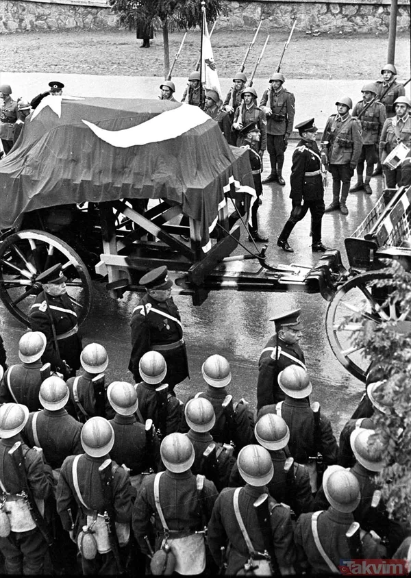 Arşivlerden çıkan fotoğraflarla 10 Kasım 1938 günü ve sonrasında yaşananlar! Büyük Önder Mustafa Kemal Atatürk'ün vefatı - 28