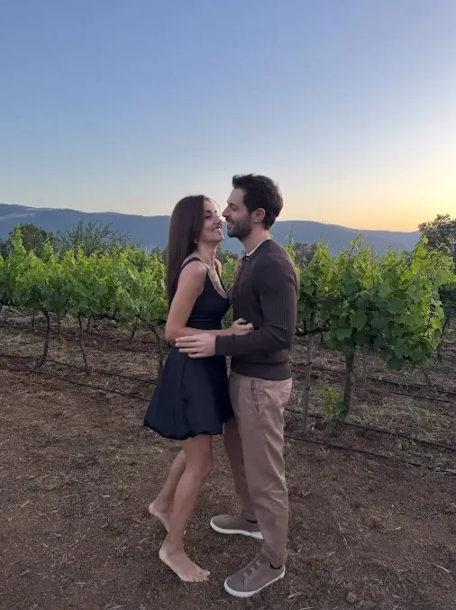 Sabancılara yeni gelin geliyor! Hande Erçel ve Hakan Sabancı ikinci yıl dönümlerini kutladı - 3