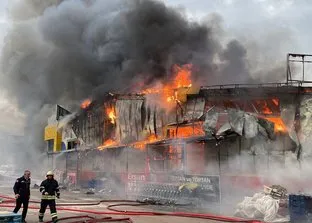 Kocaeli İzmit’te bir markette korkutan yangın!