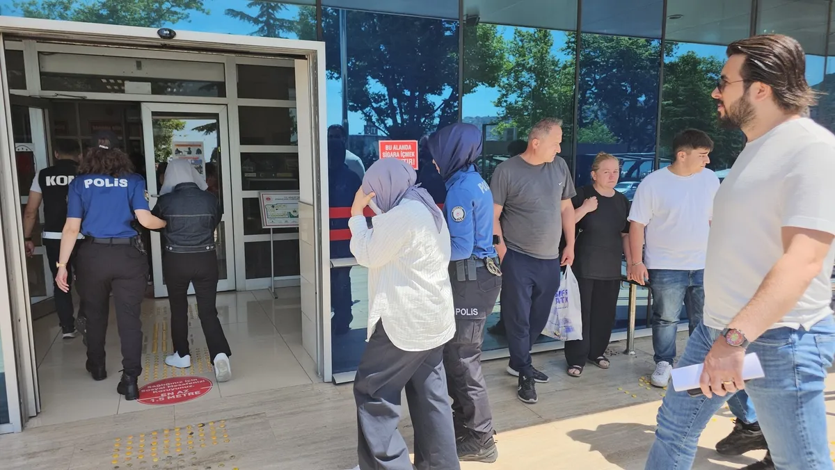 Kürtaj soruşturmasında 3 tutuklama! Doktorun odasında yarım milyon bulundu-3
