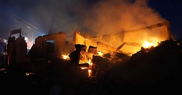 Kastamonu’da korkunç yangın! 3 ev küle döndü, 50 hayvan telef oldu