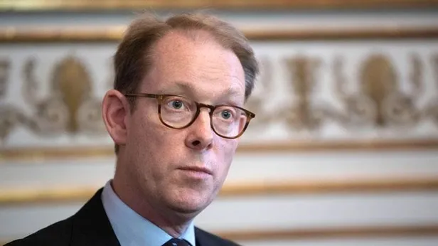 natoya-girmek-isteyen-finlandiyadan-pkk-pacavralarina-yasak-geldi-1670423787727.jpeg NATO'ya girmek isteyen Finlandiya'dan PKK paçavralarına yasak geldi!-6