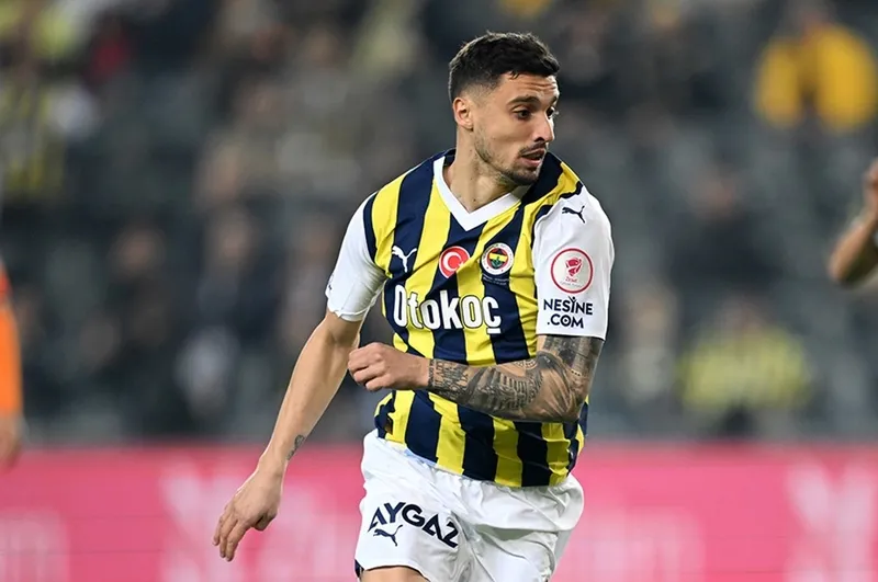 fenerbahceye-transfer-mujdesi-talibi-cikti-ayrilik-cok-yakin-1724529756065.jpg