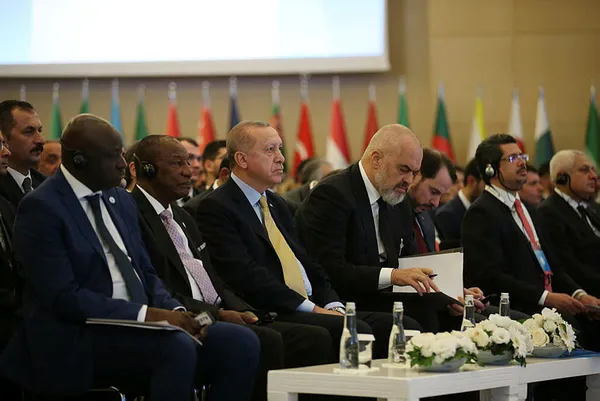baskan-erdogandan-islam-isbirligi-teskilati-yatirim-konferansinda-onemli-aciklamalar-1575809647197.jpg
